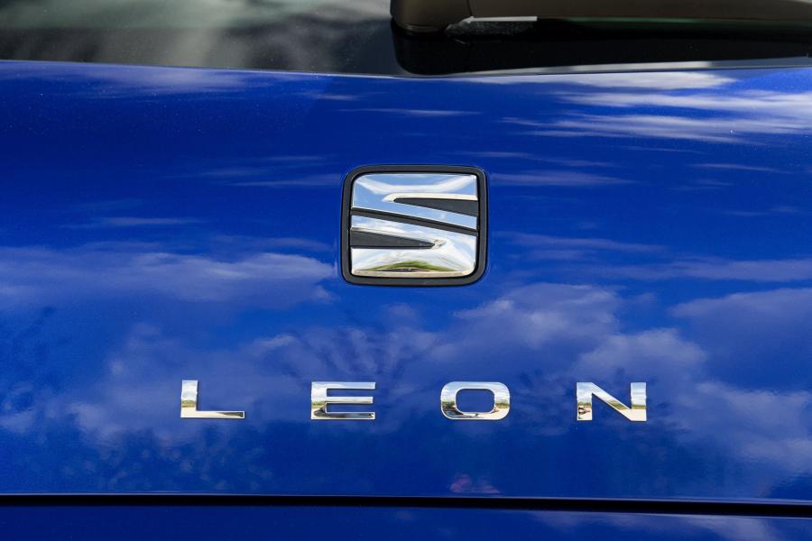 Логотип Seat Leon FR (5F) 2017 года  (UK) (фото 8 из 42)